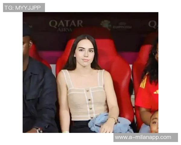 亚马尔与女友甜蜜热吻瞬间曝光眼中只映出彼此的爱意与幸福 亚马尔与女友甜蜜热吻瞬间曝光眼中只映出彼此的爱意与幸福